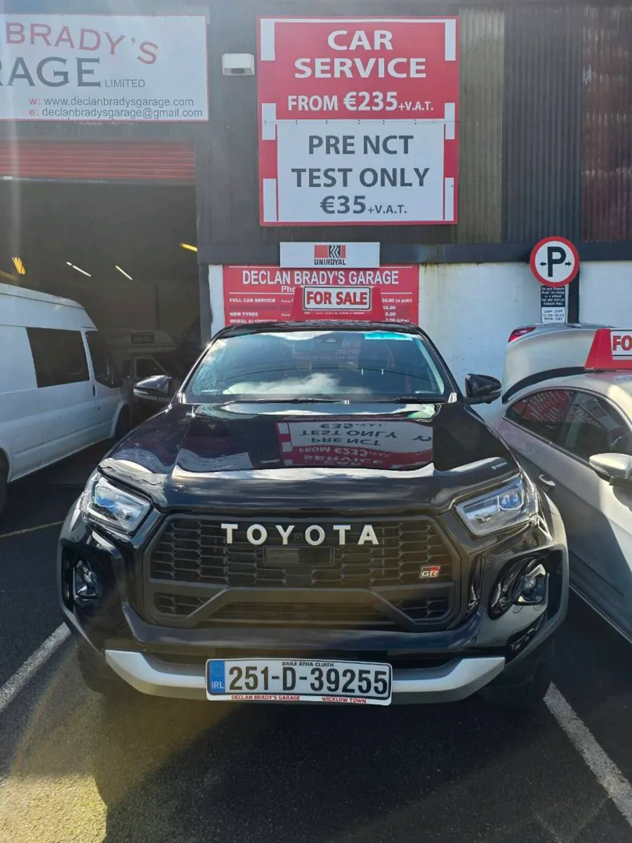 Toyota hilux gr - Image 1
