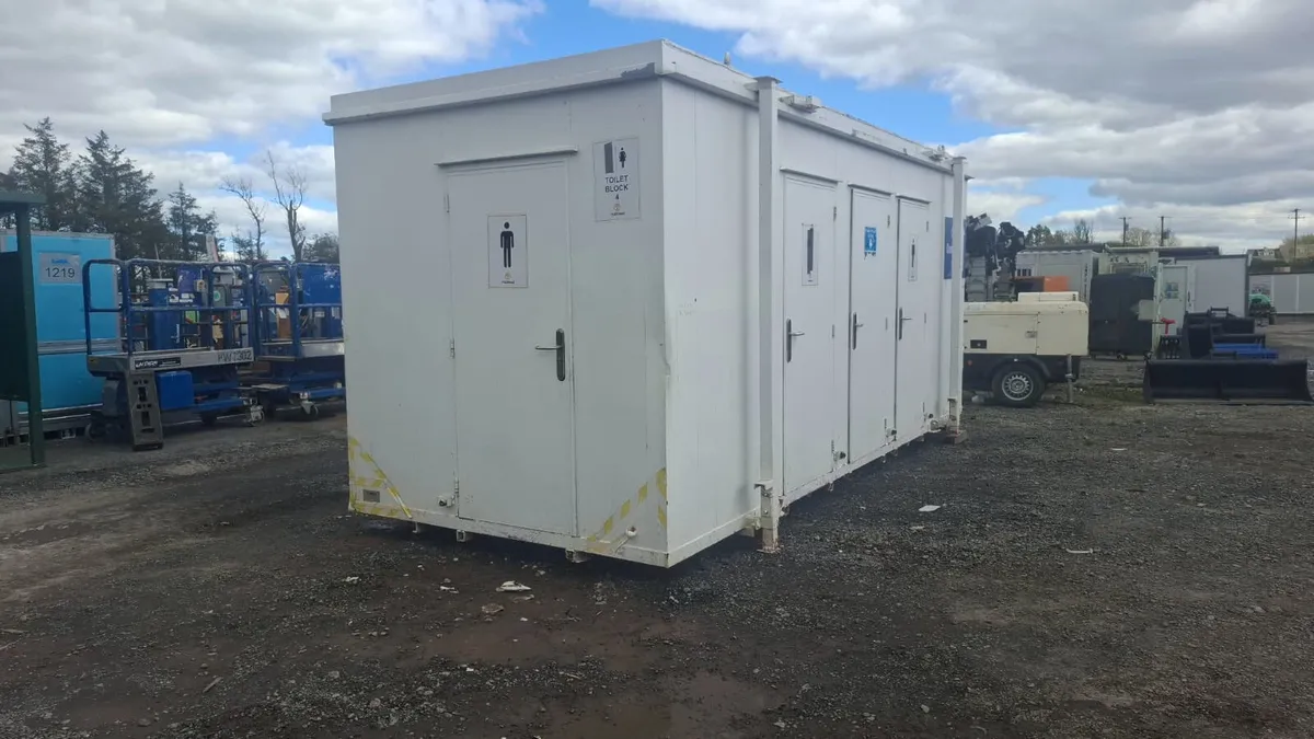 5 Bay Toilet Unit - Image 1