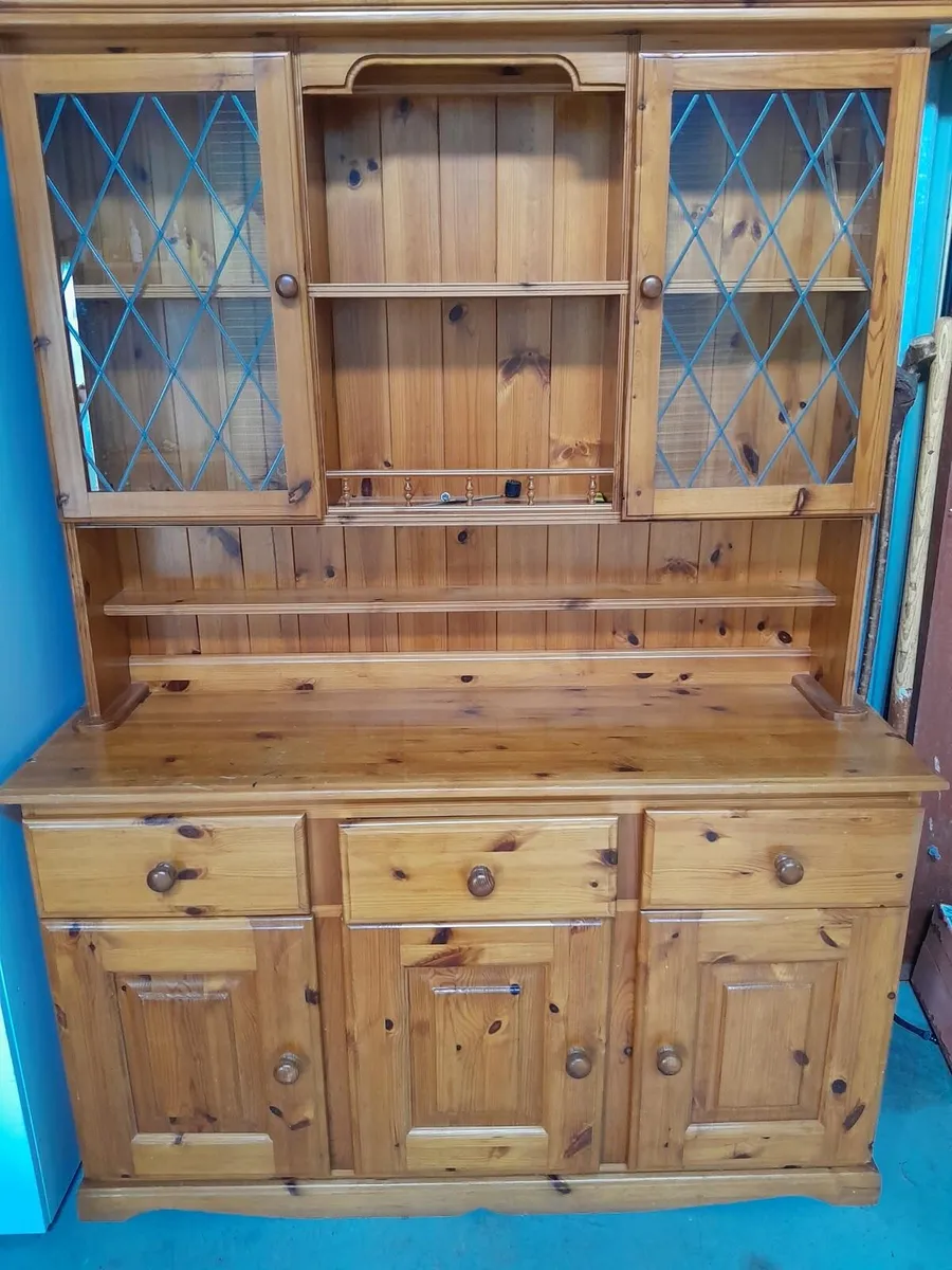 Dresser - Image 1