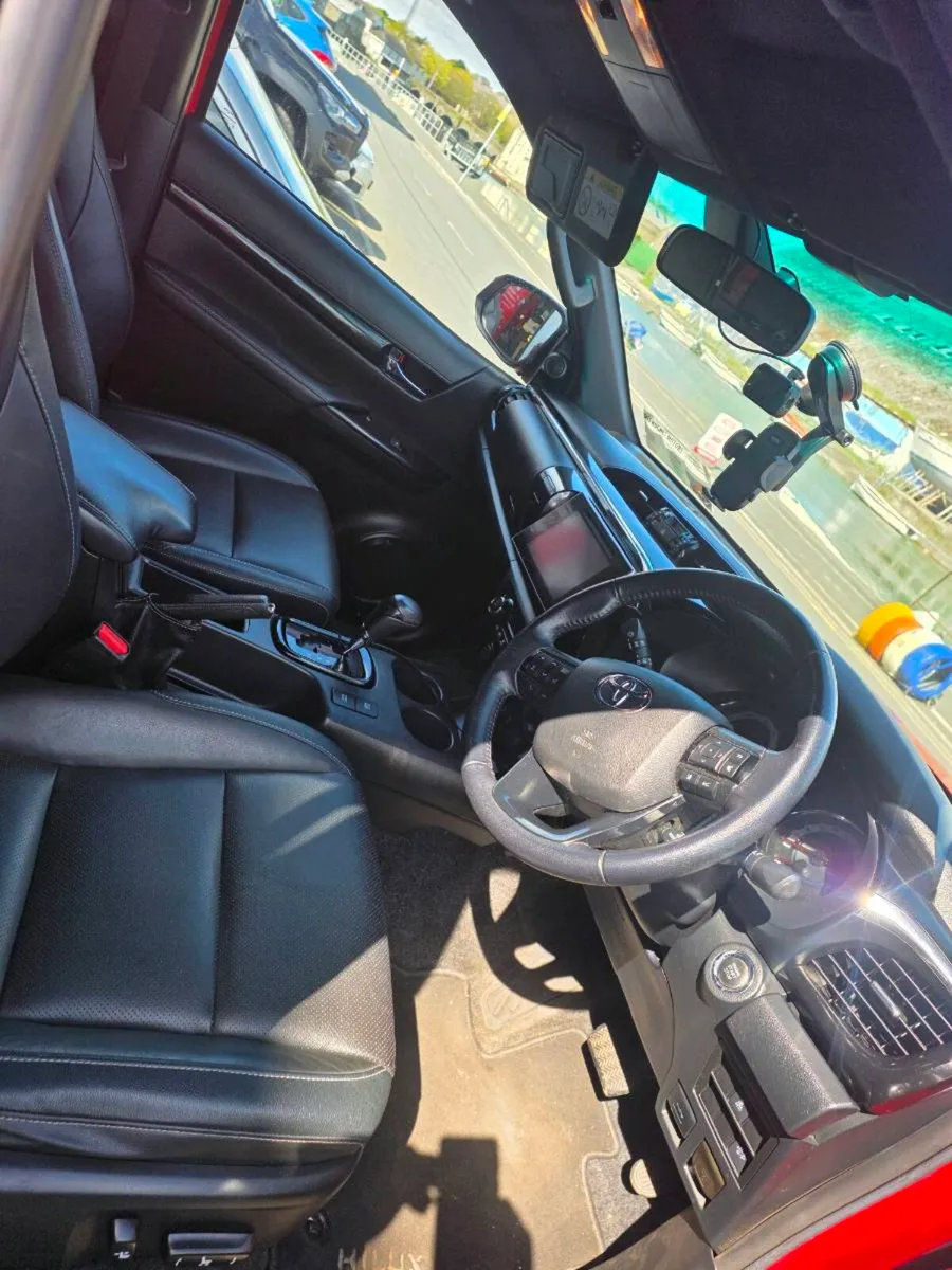 Toyota hilux - Image 3
