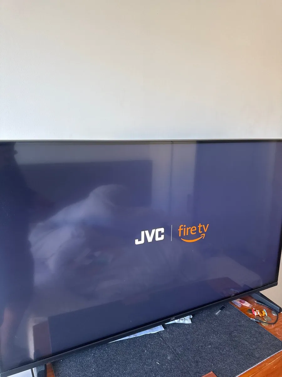 TV - 43 inch JVC - Image 2