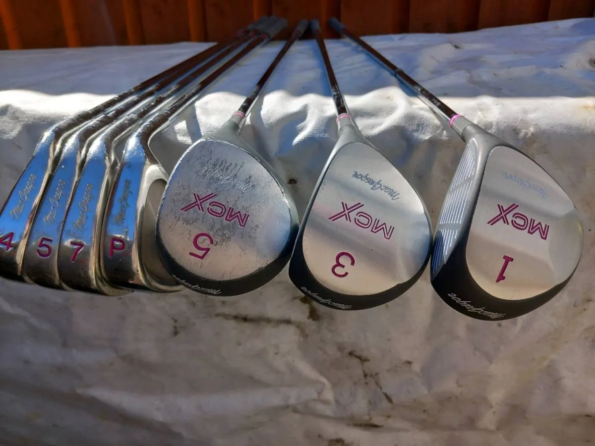 McGregor women's  golf clubs. Right handed clubs - Image 1