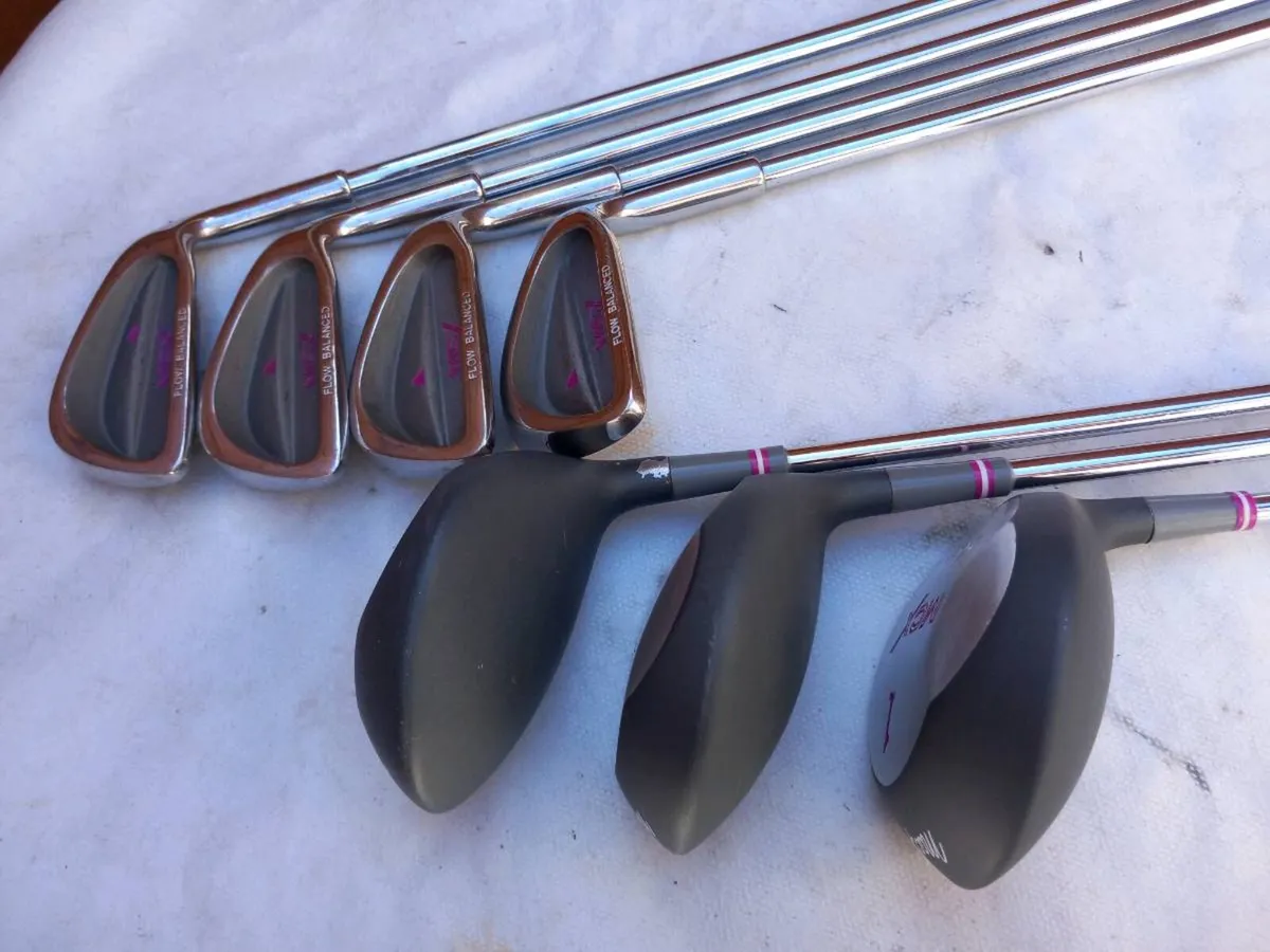 McGregor women's  golf clubs. Right handed clubs - Image 2
