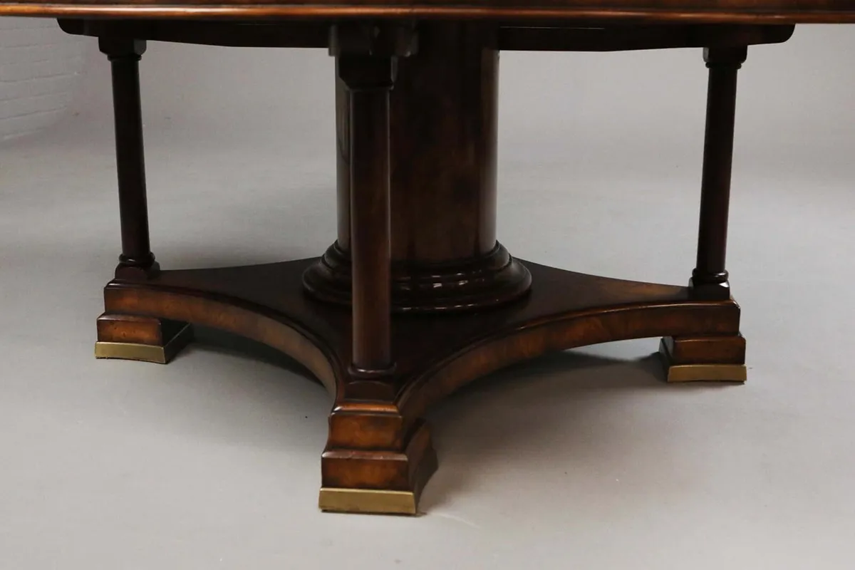 Theodore Alexander jupe table - Image 4