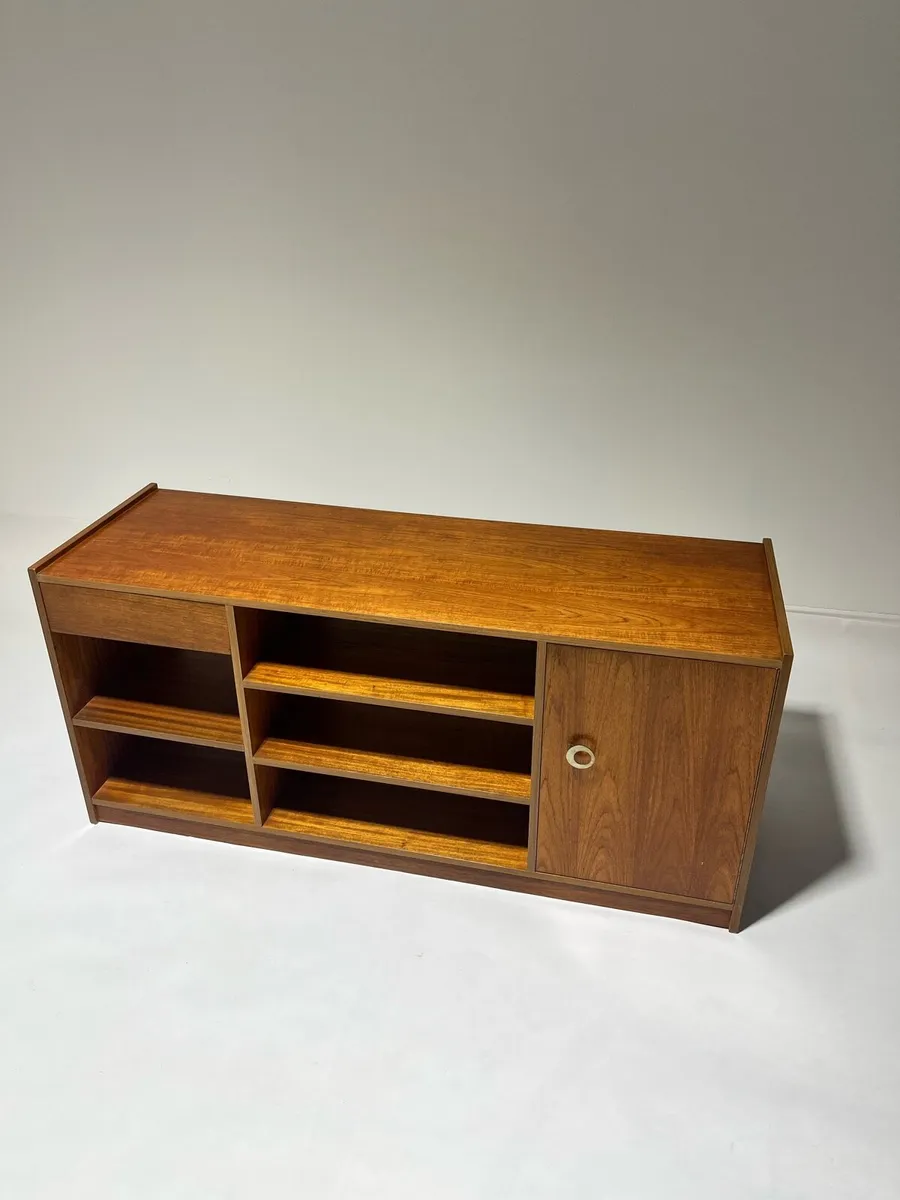 Mid century media unit - Image 4