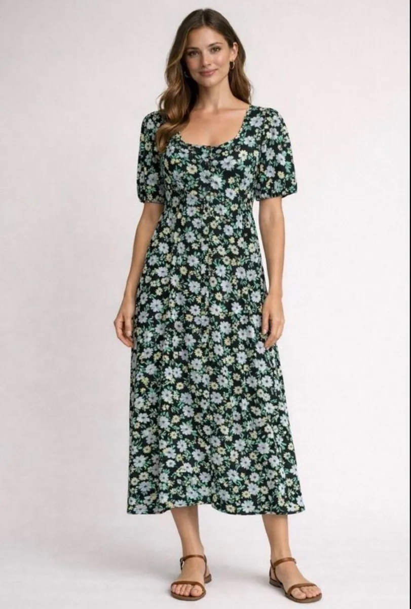 BRAND NEW Floral Dress: Size 10