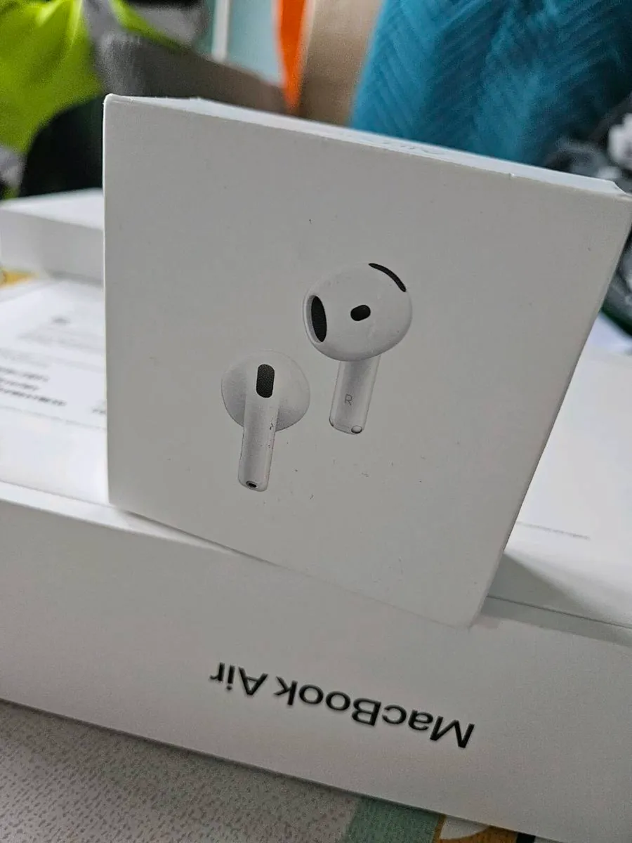 Brand new, unopened iphone 17 - Image 2