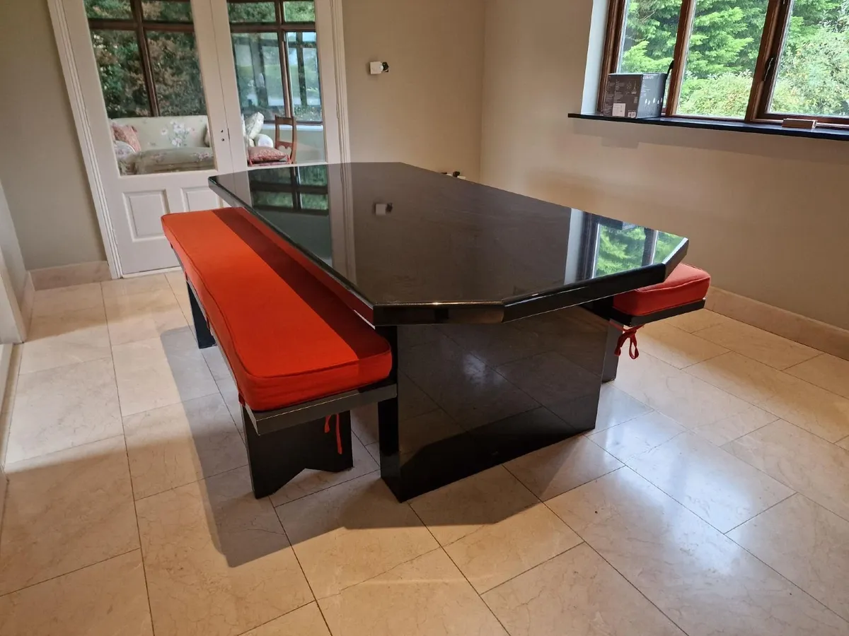 Granite Table - Image 3