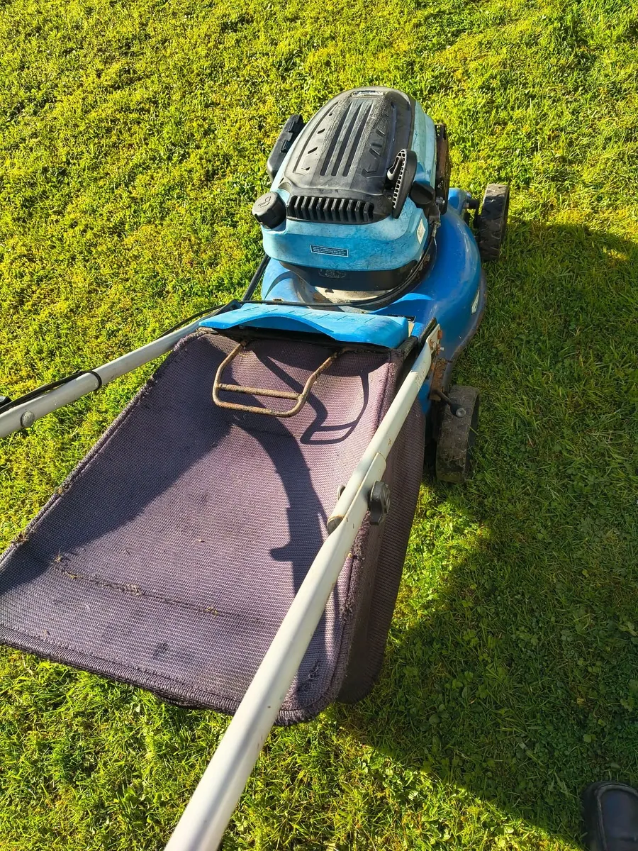 Hyundai petrol push mower - Image 2