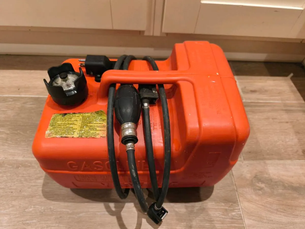 Yamaha fuel tank - Image 3