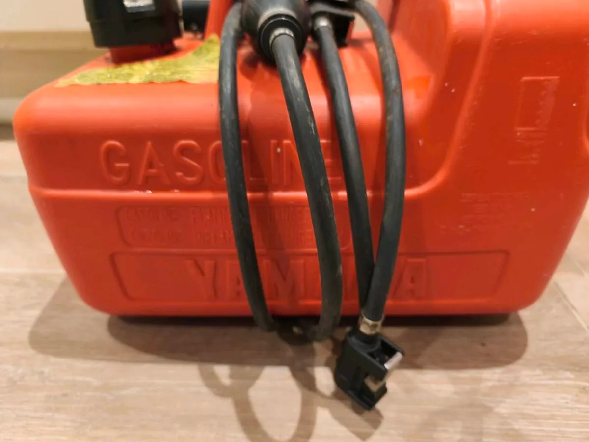 Yamaha fuel tank - Image 1