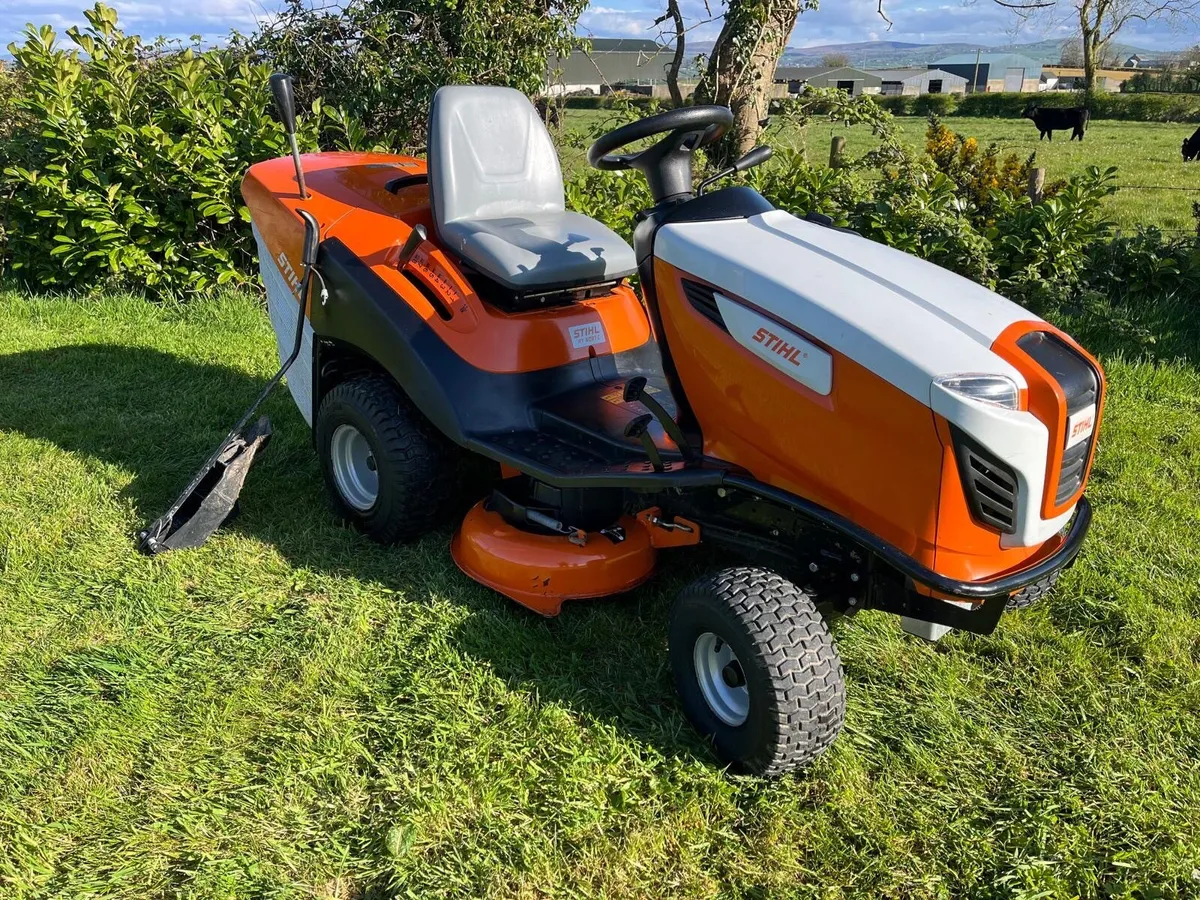 Stihl 17.5hp  40inch cut ride on lawnmower - Image 1