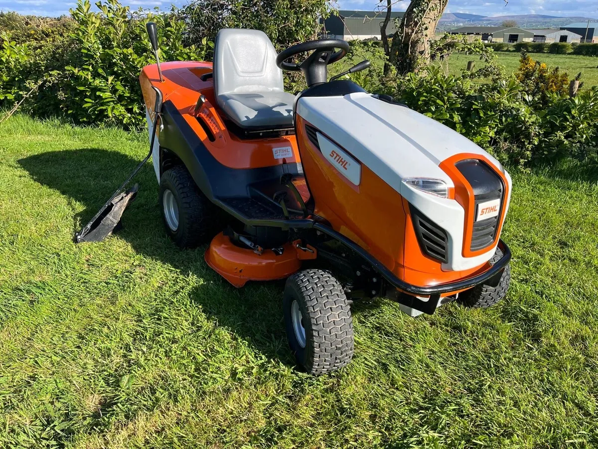 Stihl 17.5hp  40inch cut ride on lawnmower - Image 2