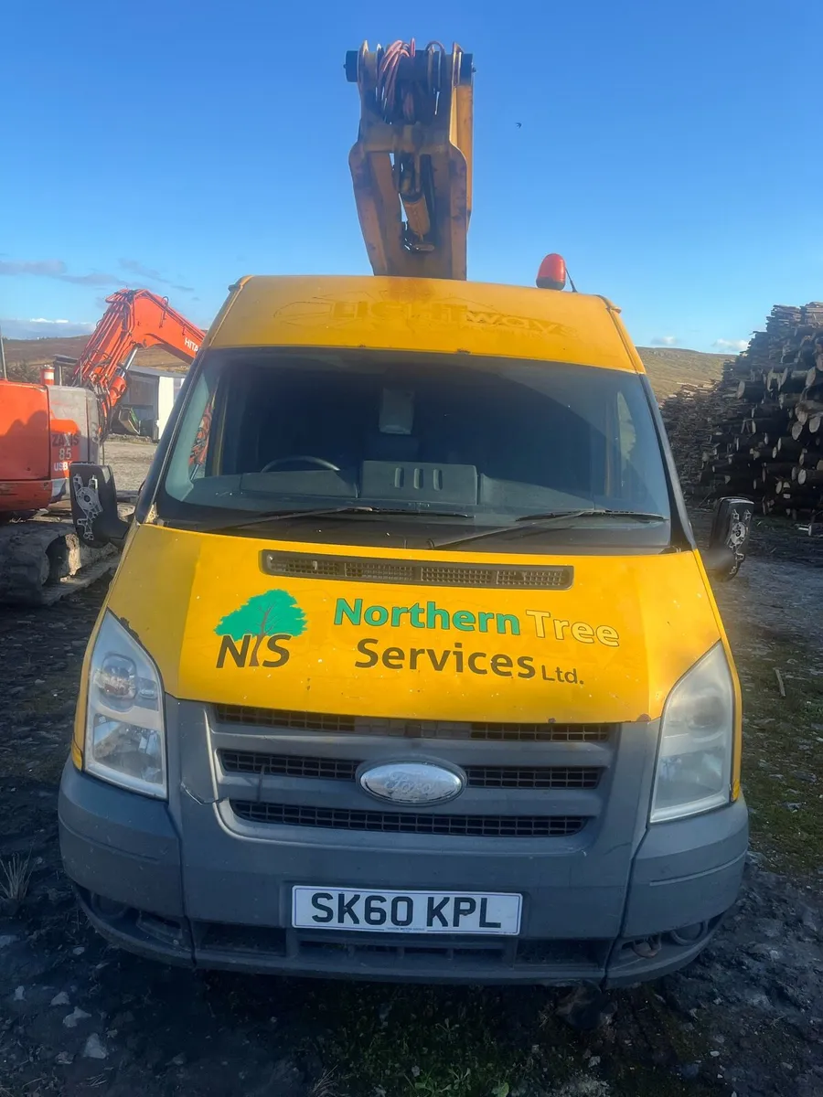 Transit cherry picker - Image 2