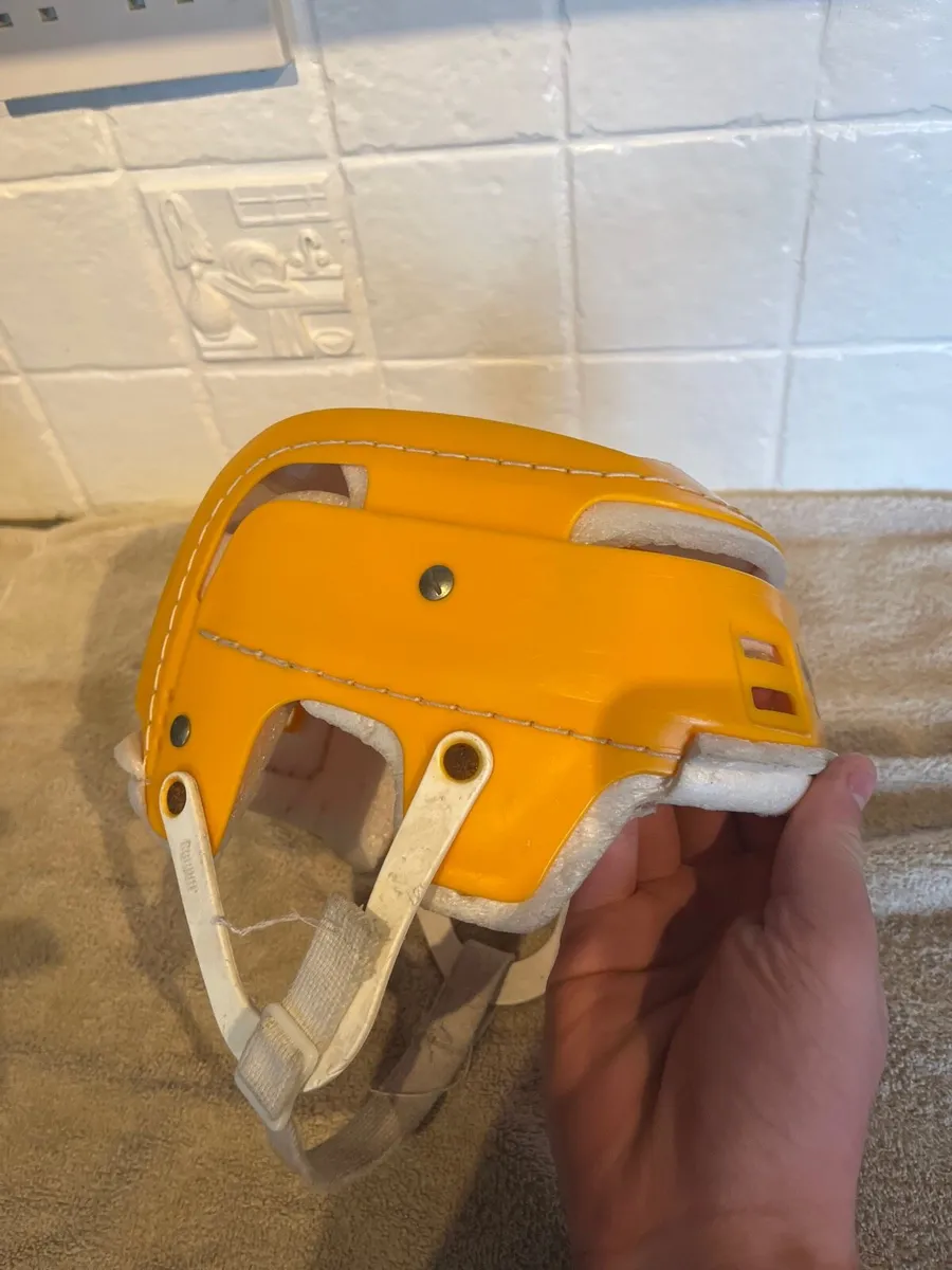 Mint yellow oldstyle - Image 3