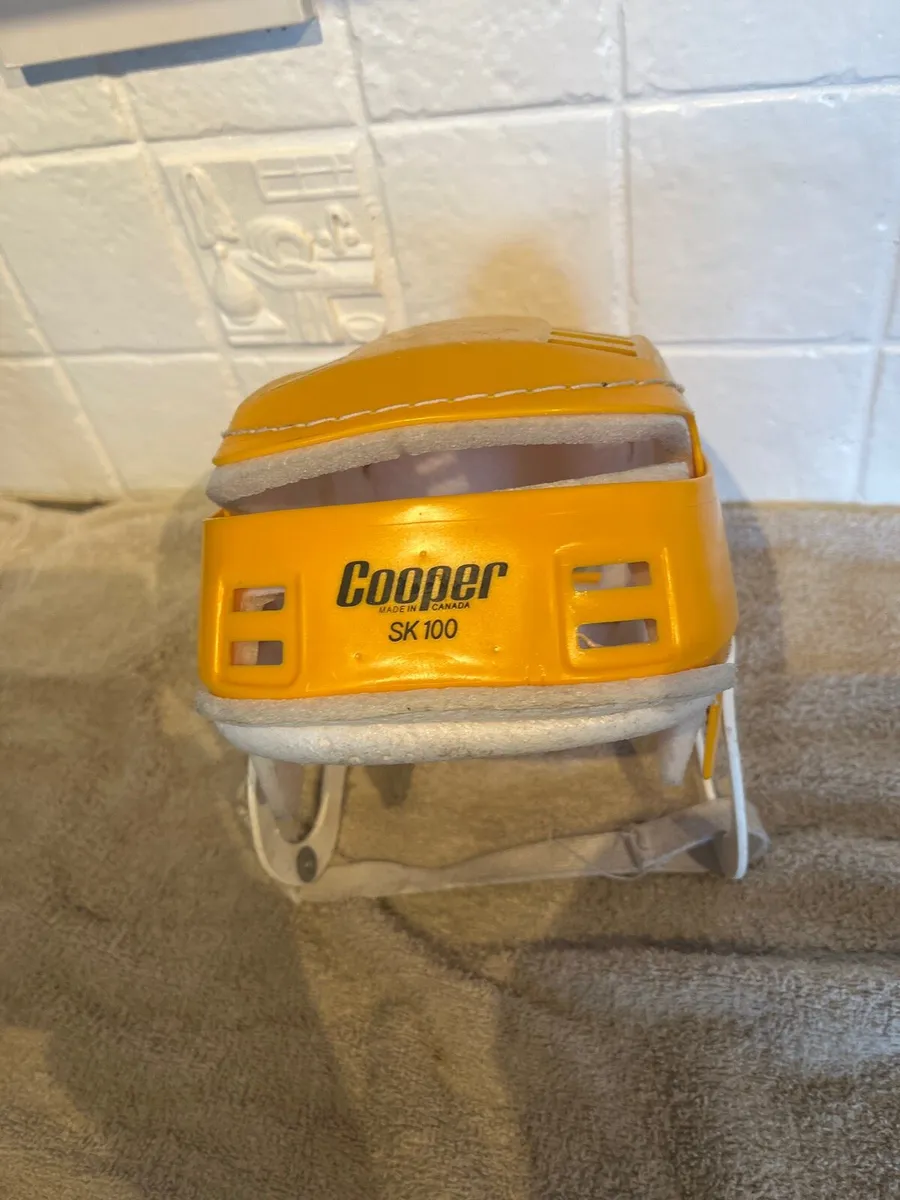 Mint yellow oldstyle - Image 1