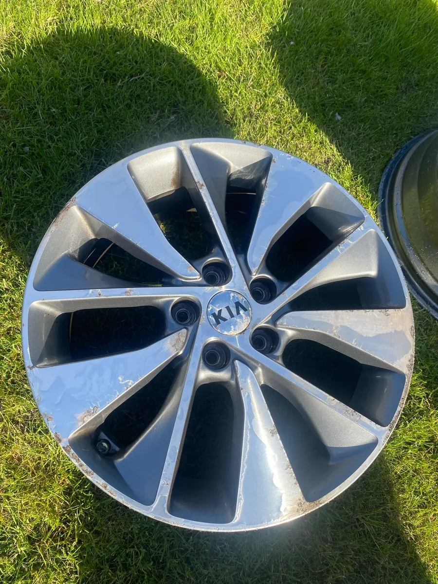 Kia Alloy Wheels 18” - Full Set - Used - Image 3