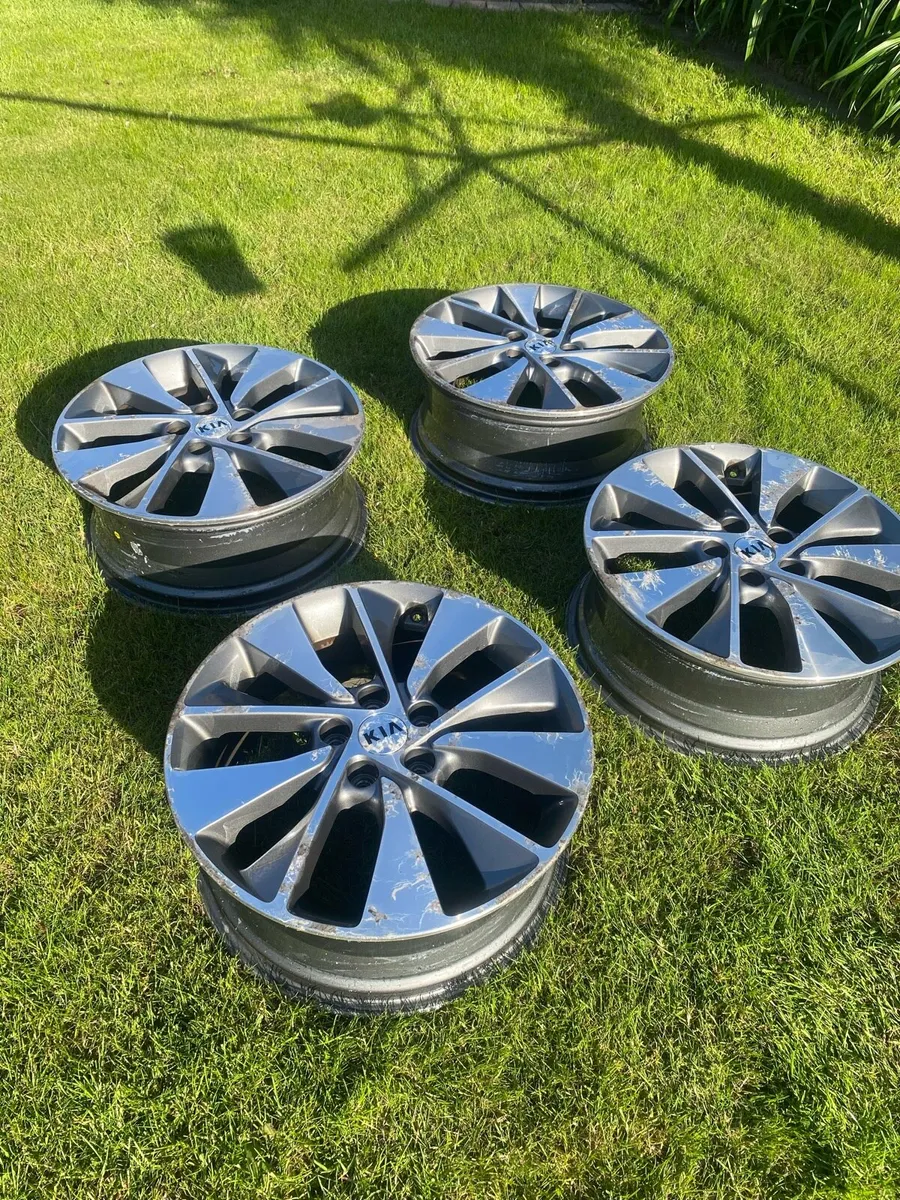 Kia Alloy Wheels 18” - Full Set - Used - Image 1