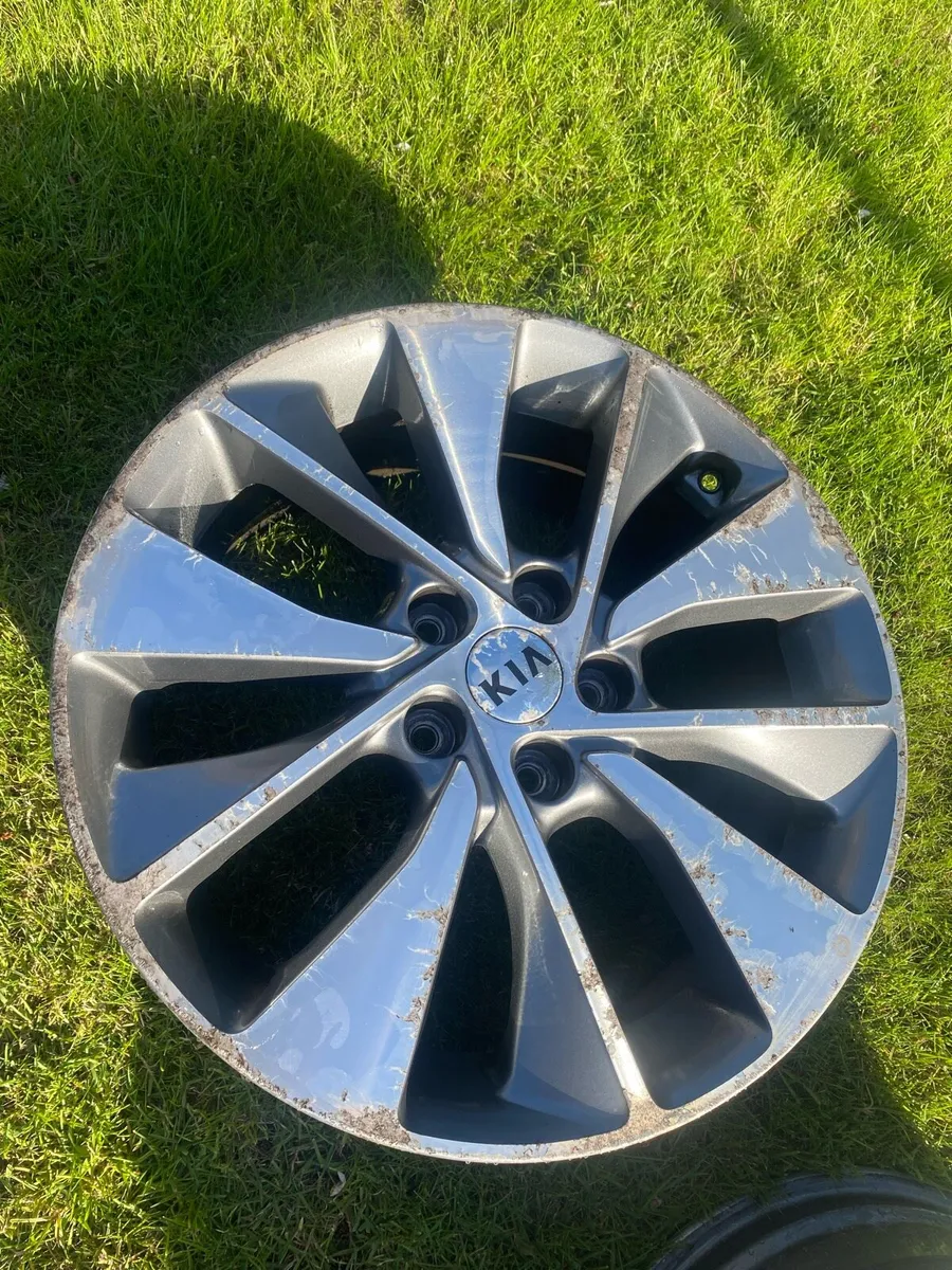 Kia Alloy Wheels 18” - Full Set - Used - Image 4
