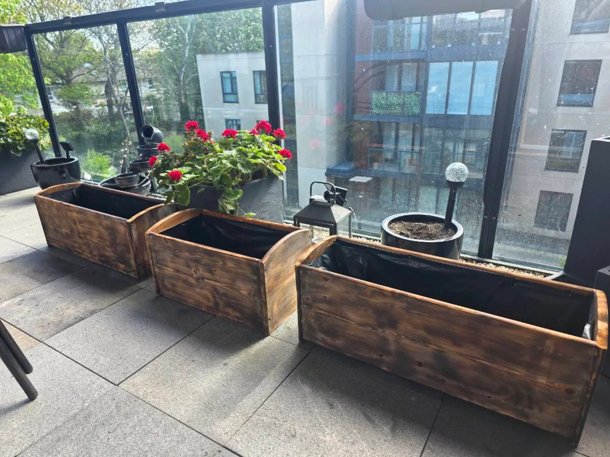 3 wooden planters - Image 2