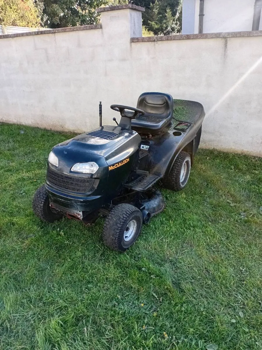 Ride on lawnmower - Image 1