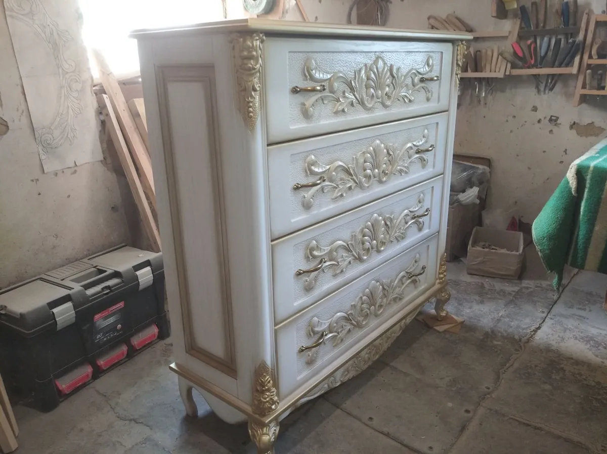 Bed, bedside stands, cabinet - Image 3