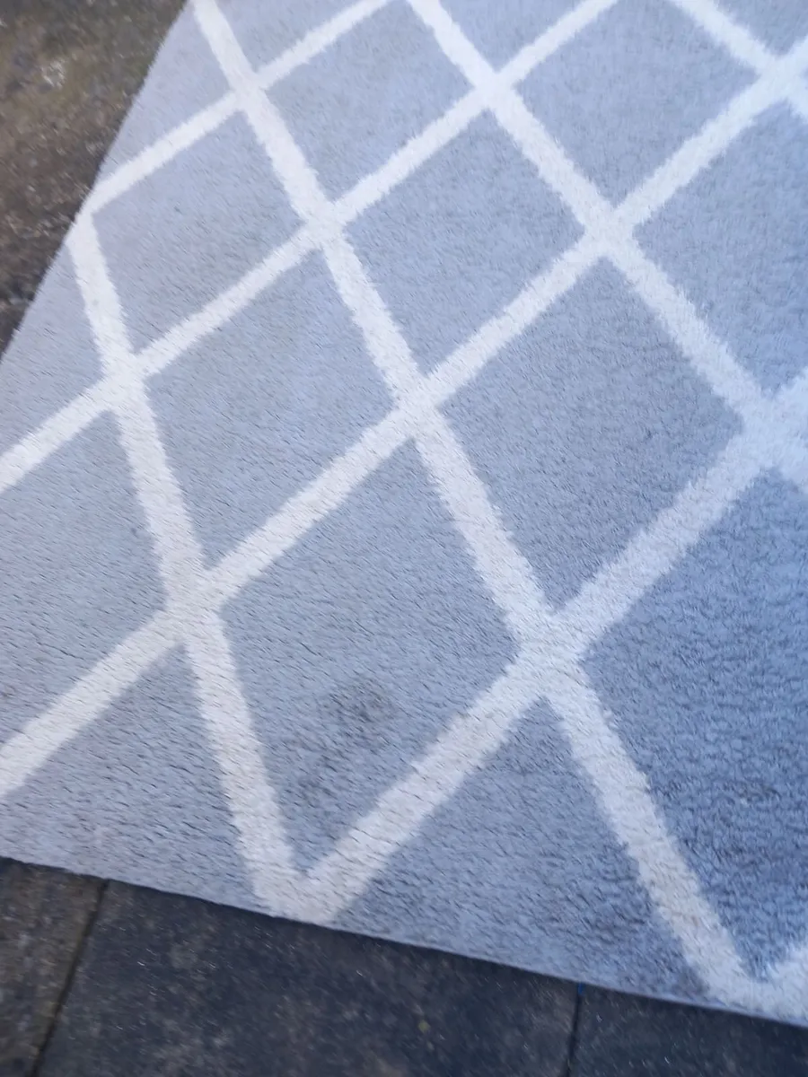 Carpet Rug,7ftx5inX5ft2in re to collect. - Image 2