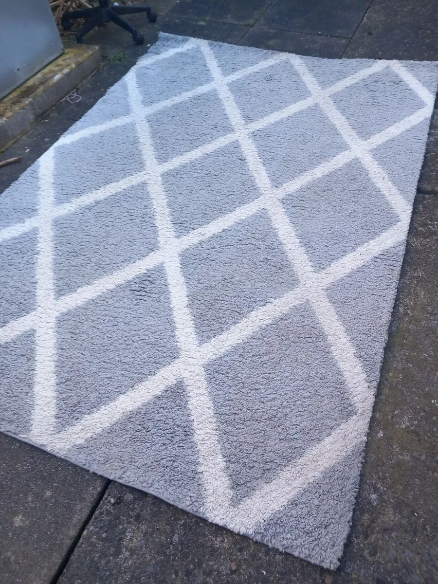 Carpet Rug,7ftx5inX5ft2in re to collect. - Image 3