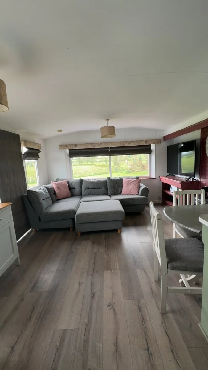 Mobile Home - Image 4