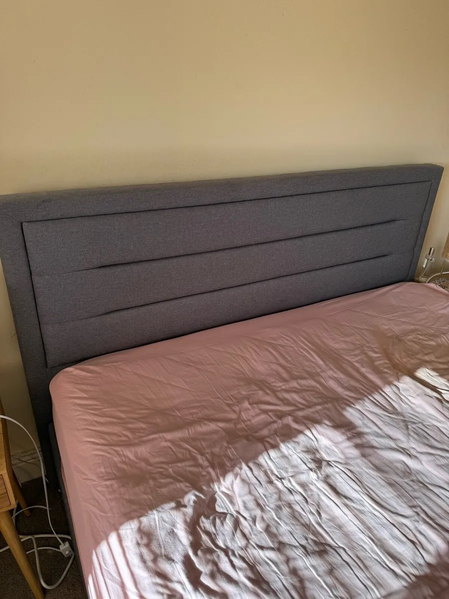 King size bed - Image 2