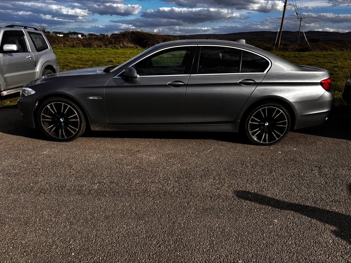 2012 BMW F10 SE Manual - Image 1