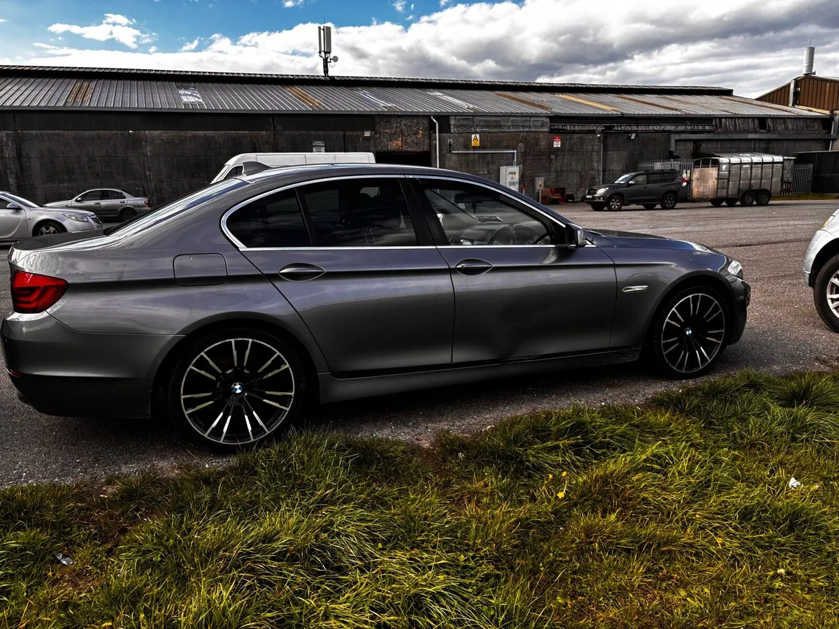 2012 BMW F10 SE Manual - Image 3