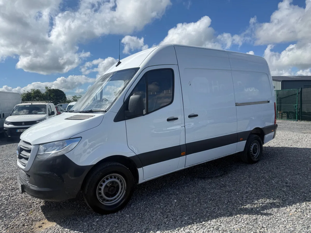 Mercedes-Benz  Sprinter MWB 2019 - Image 3
