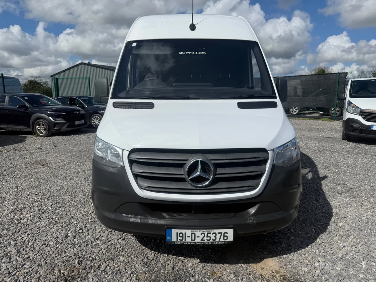 Mercedes-Benz  Sprinter MWB 2019 - Image 2