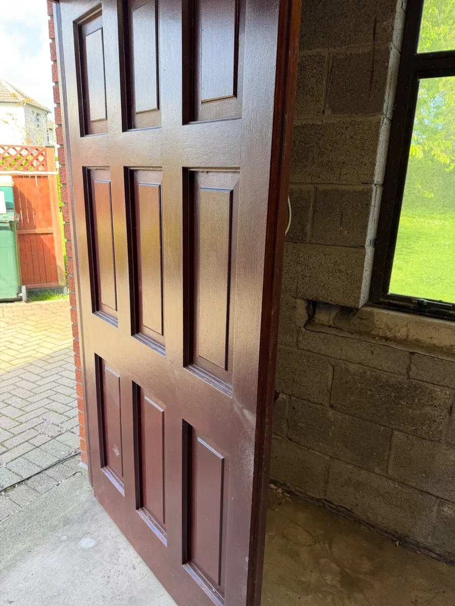 Garage doors - Image 1