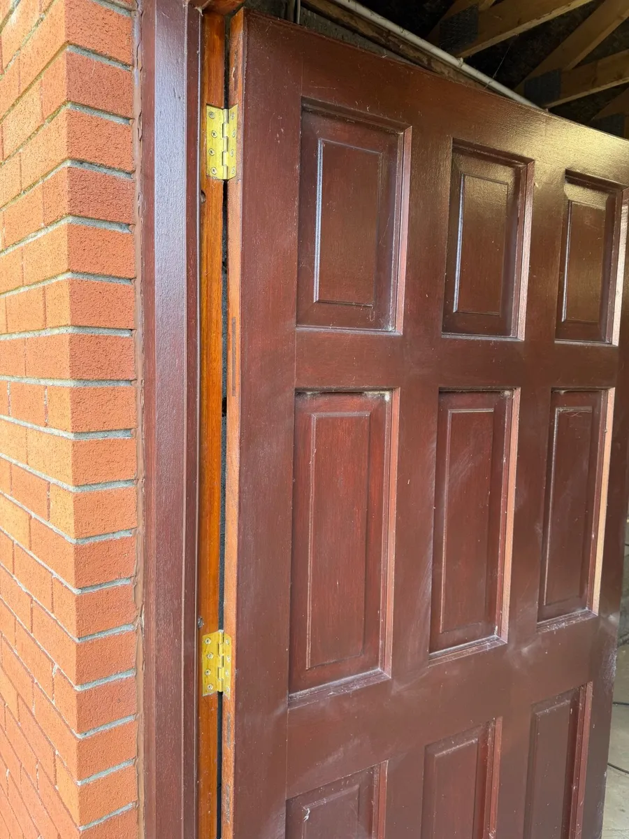 Garage doors - Image 2