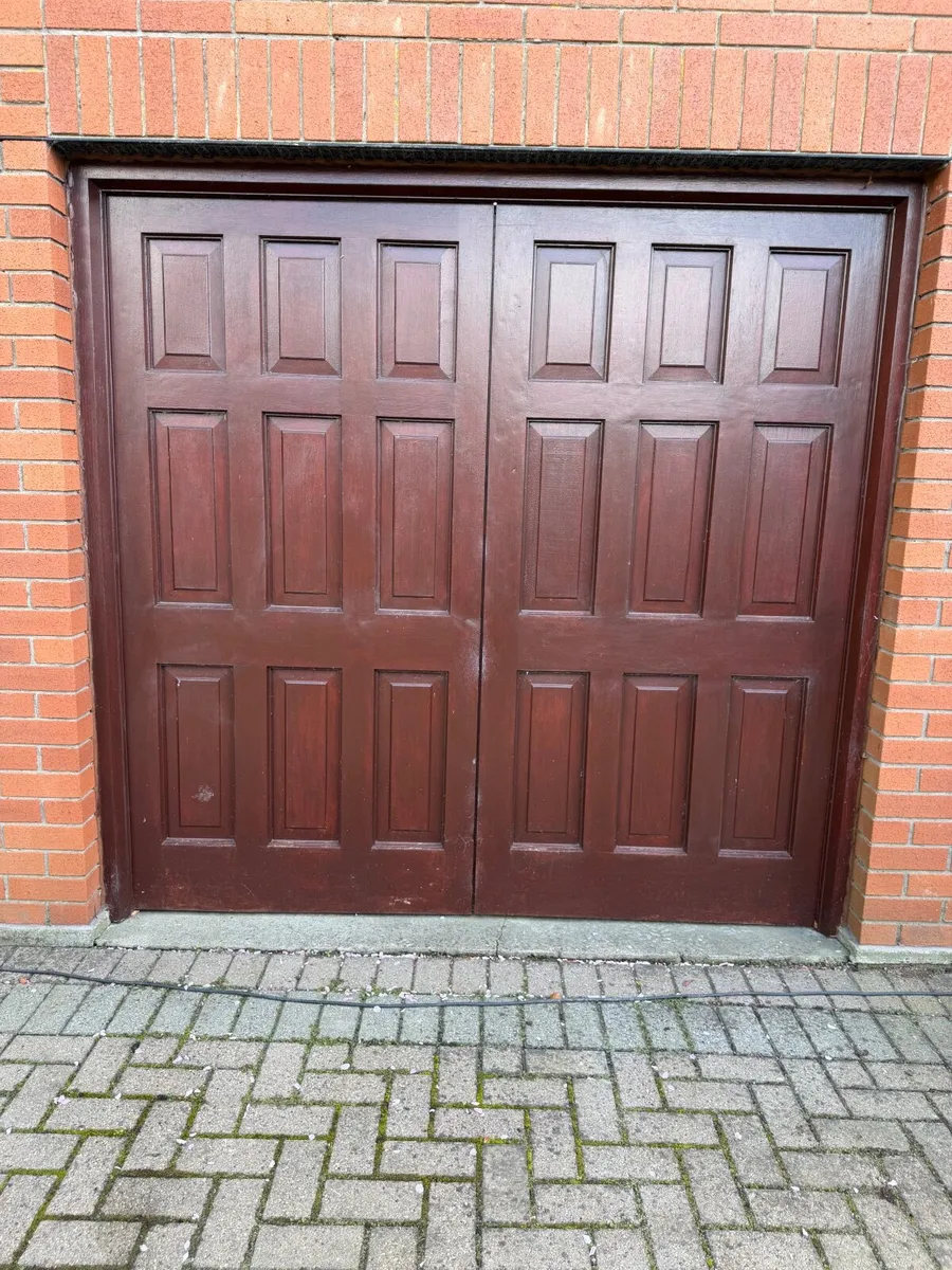 Garage doors - Image 3