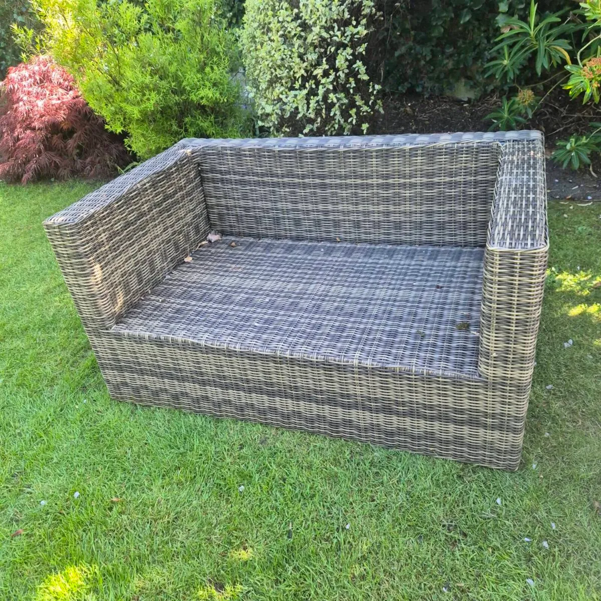 Rattan Garden seat - Image 2