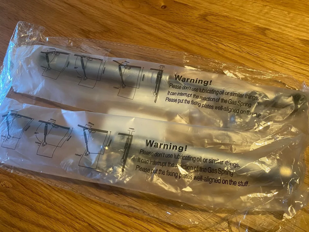 Gas spring cabinet hinge x 2 - Image 3