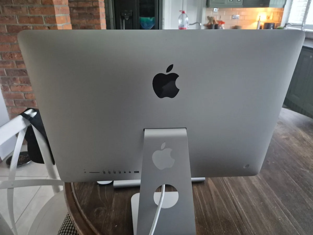 Apple iMac 21.5" mid 2014, wireless keyboard, wire - Image 4