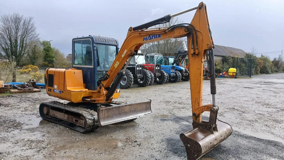 2004 Hanix 5 Tonne Digger - Image 4
