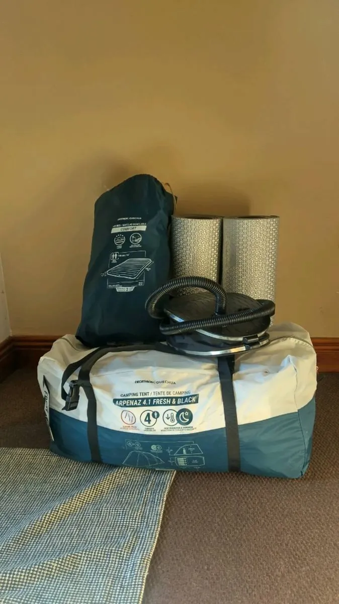 Camping equipment - Image 1