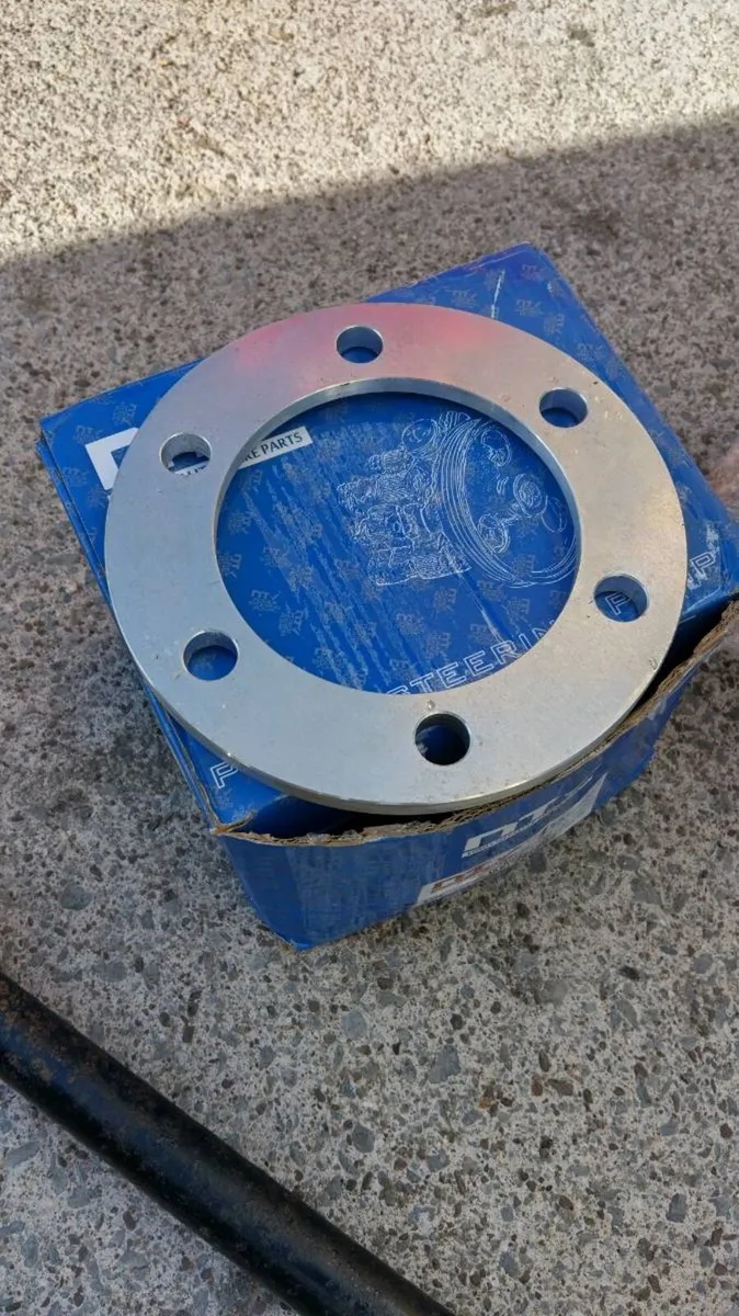 Nissan Patrol y61 parts - Image 4