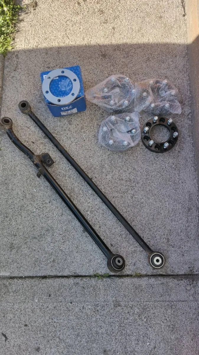 Nissan Patrol y61 parts - Image 1