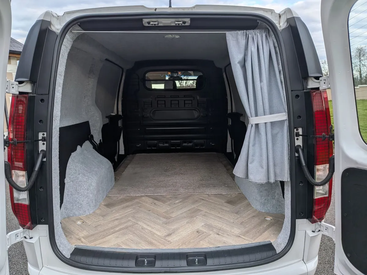 Hyundai Staria 2024 - Image 2