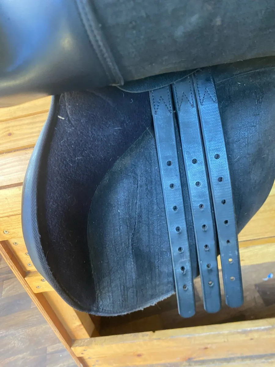 Wintec 250 16.5-17” adjustable saddle - Image 4