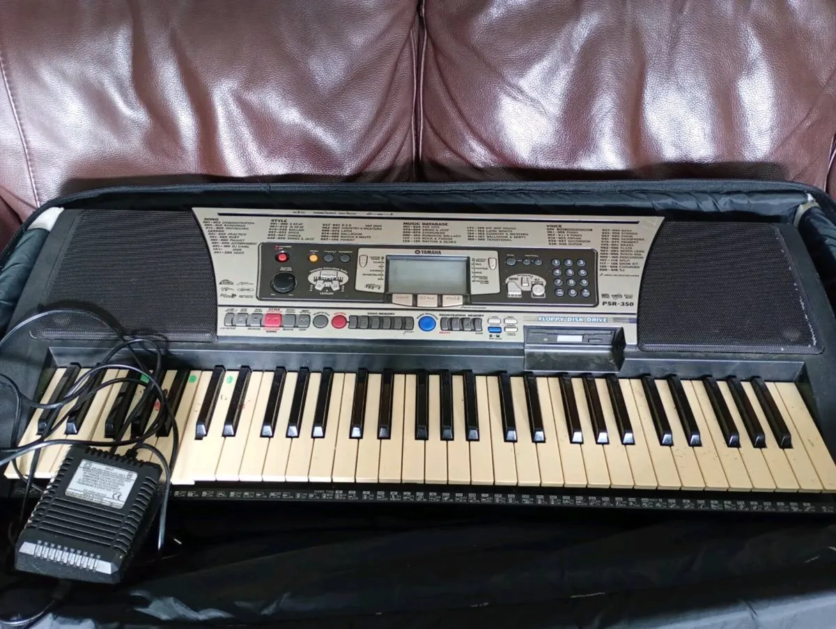 Yahama PSR 350. Keyboard - Image 4