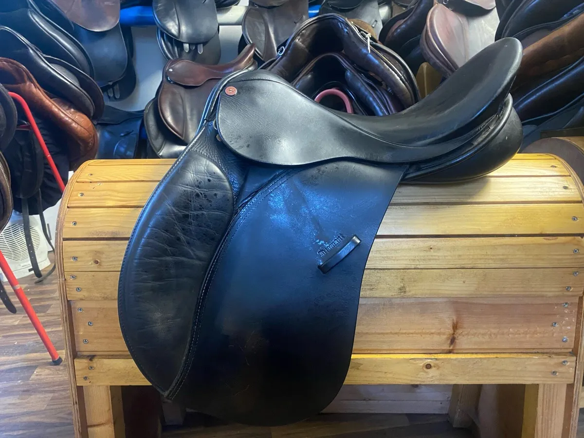Euroriding VSD 17” Leather saddle - Image 1