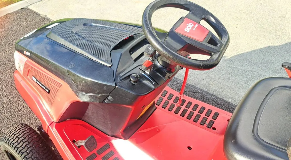 Solo Alko T20  22HP ride on mower - Image 4