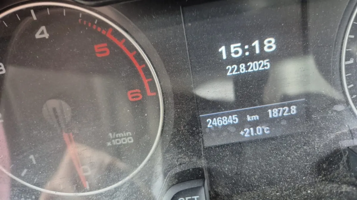 Audi A4 damage repairables - Image 4